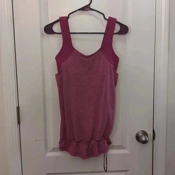 Lululemon Women's tank top with built in sports bra - Picture 2 of 8